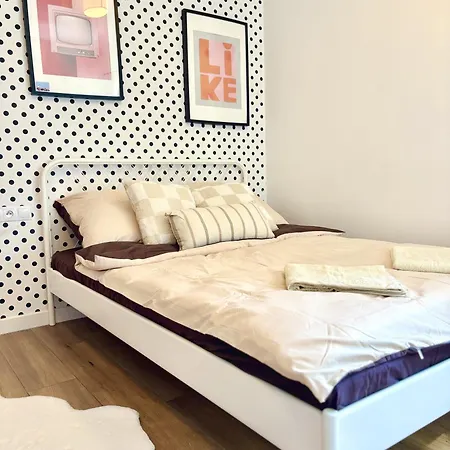 Royal - In By Metro Swietokrzyska Apartment Warschau