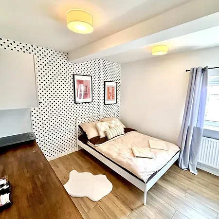 Apartment Royal - In By Metro Swietokrzyska Warschau