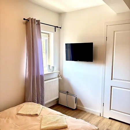 Royal - In By Metro Swietokrzyska アパート