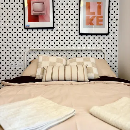 Royal - In By Metro Swietokrzyska ワルシャワ